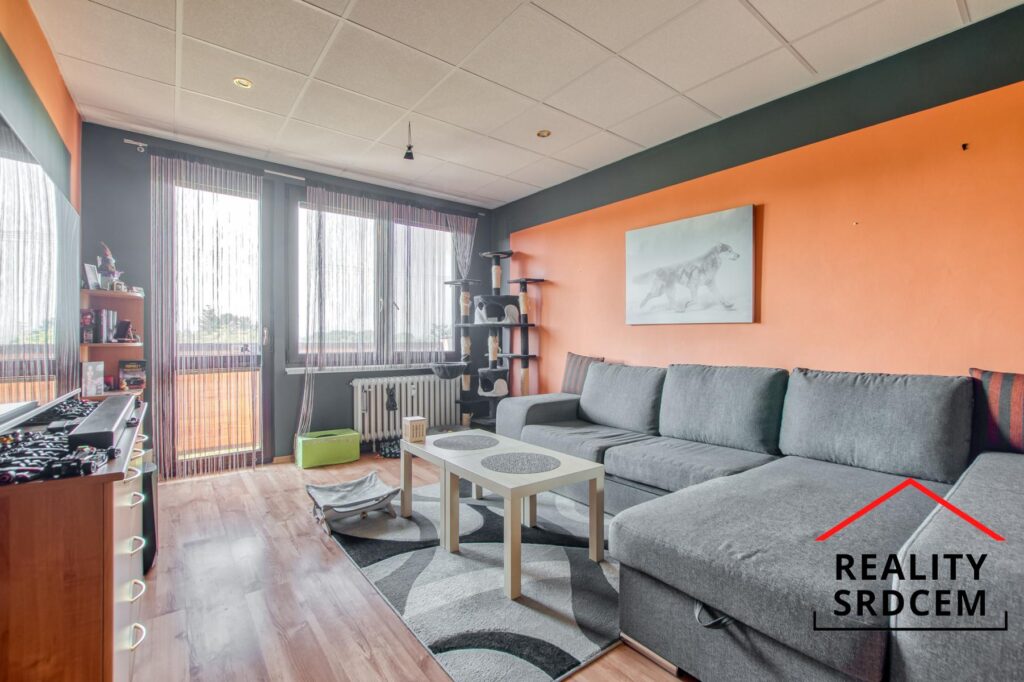 Prodej bytu os. vl. 1+1, 37m&sup2; s balkonem, Ve Svahu, Karviná-Ráj
