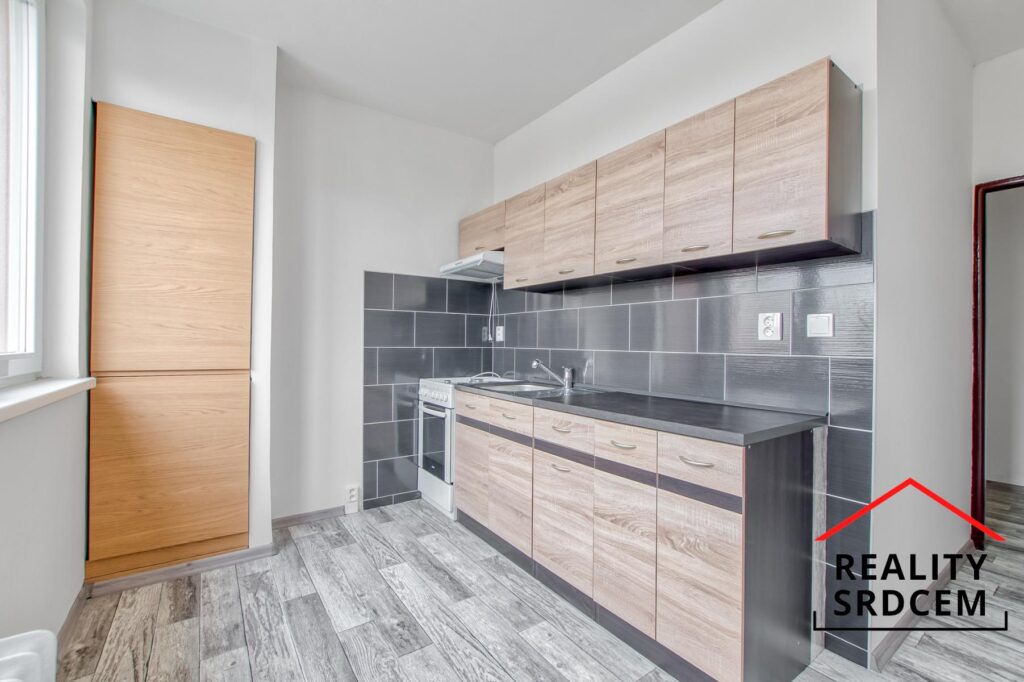 Pronájem bytu 2+1 s balkonem, 56m2 , ul. Výškovická, Ostrava – Zábřeh